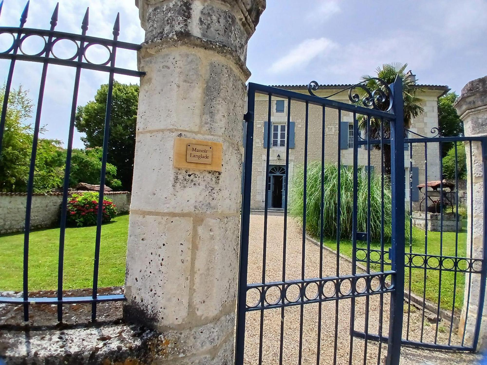Villa Langlade Estate Montboyer Exterior foto